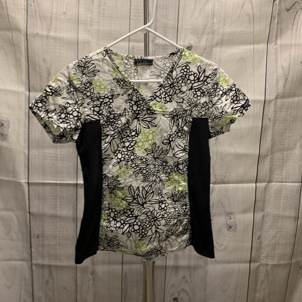 Cherokee scrub top